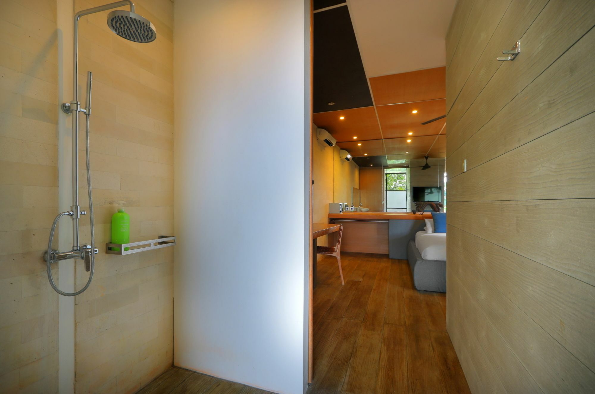 Aparthotel Clio 2*